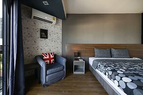 The Loft Seaside Sriracha