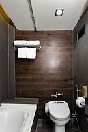 The Loft Seaside Sriracha