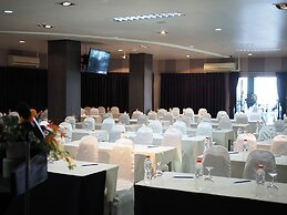 The Loft Seaside Sriracha