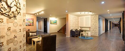 The Loft Seaside Sriracha