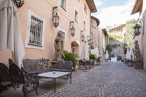 Il Monastero Collection