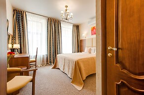 Rotas on Krasnoarmeyskaya