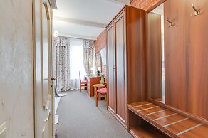 Rotas on Krasnoarmeyskaya