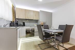 The Queen Luxury Apartments Villa Vinicia