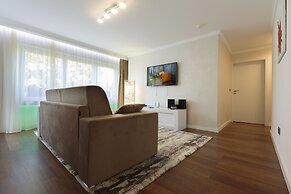 The Queen Luxury Apartments Villa Vinicia