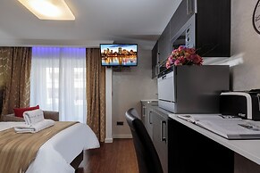 The Queen Luxury Apartments Villa Vinicia