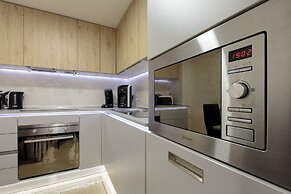 The Queen Luxury Apartments Villa Vinicia