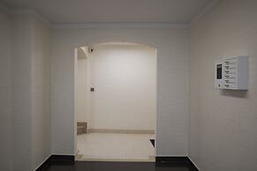 The Queen Luxury Apartments Villa Vinicia