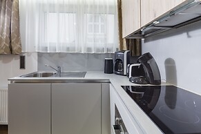 The Queen Luxury Apartments Villa Vinicia