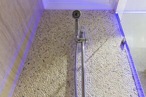 The Queen Luxury Apartments Villa Vinicia