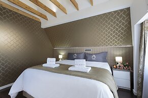 The Queen Luxury Apartments Villa Vinicia