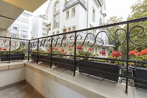 The Queen Luxury Apartments Villa Vinicia