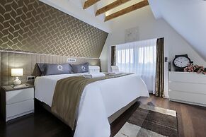 The Queen Luxury Apartments Villa Vinicia