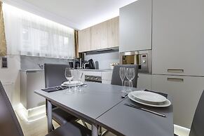 The Queen Luxury Apartments Villa Vinicia