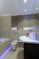 The Queen Luxury Apartments Villa Vinicia