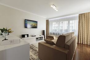 The Queen Luxury Apartments Villa Vinicia