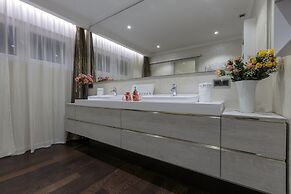 The Queen Luxury Apartments Villa Vinicia