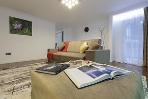 The Queen Luxury Apartments Villa Vinicia