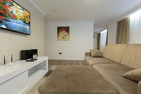 The Queen Luxury Apartments Villa Vinicia