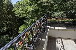 The Queen Luxury Apartments Villa Vinicia