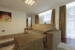 The Queen Luxury Apartments Villa Vinicia