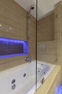 The Queen Luxury Apartments Villa Vinicia