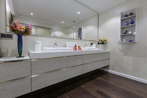 The Queen Luxury Apartments Villa Vinicia