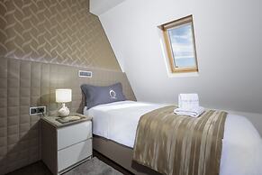 The Queen Luxury Apartments Villa Vinicia