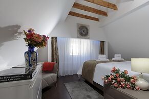 The Queen Luxury Apartments Villa Vinicia