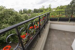 The Queen Luxury Apartments Villa Vinicia