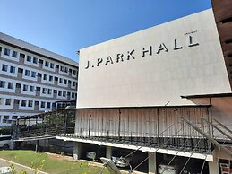 J Park Hotel
