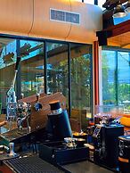J Park Hotel
