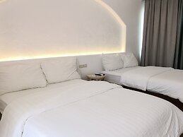 Camp Netanya Resort & Spa