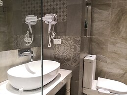 Camp Netanya Resort & Spa