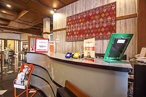 RedDoorz Plus near RS Hasan Sadikin