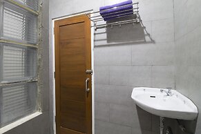 RedDoorz Plus near RS Hasan Sadikin