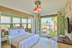 Palas Alacati - Adults Only