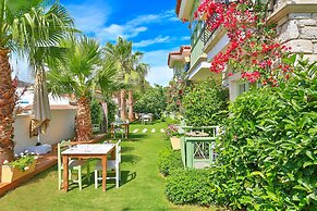 Palas Alacati - Adults Only