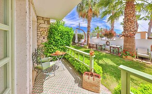 Palas Alacati - Adults Only