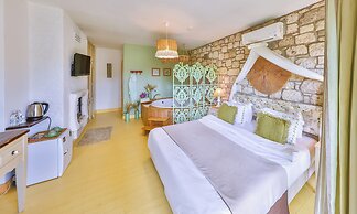 Palas Alacati - Adults Only