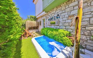 Palas Alacati - Adults Only