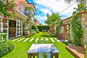 Palas Alacati - Adults Only