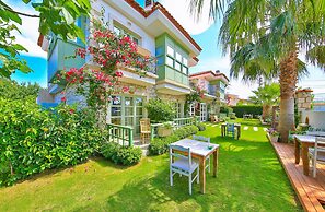 Palas Alacati - Adults Only