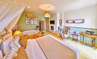 Palas Alacati - Adults Only