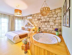 Palas Alacati - Adults Only