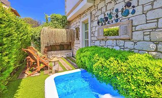 Palas Alacati - Adults Only