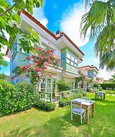 Palas Alacati - Adults Only