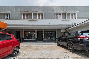 RedDoorz @ Tondano Benhil