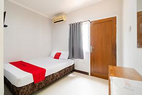 RedDoorz @ Tondano Benhil