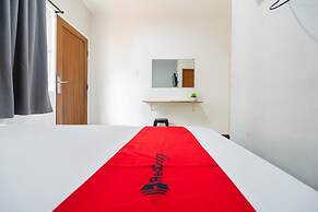 RedDoorz @ Tondano Benhil